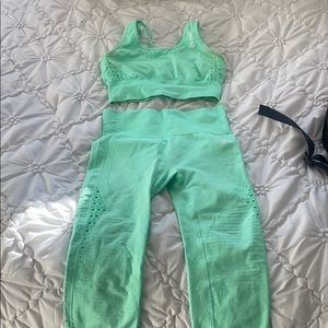 Gym shark set from their energy collection